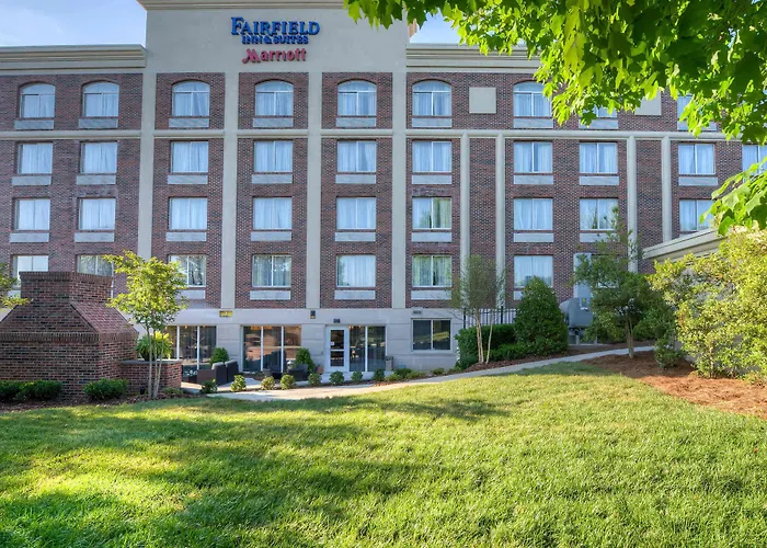 Hotel Fairfield & By Marriott Downtown 3*