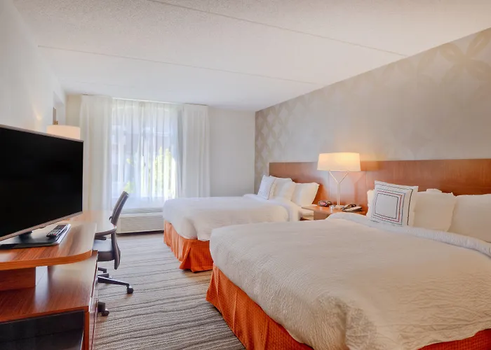 Fairfield & By Marriott Downtown Hotel