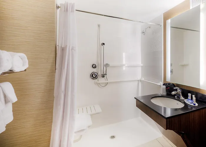 Hotel Fairfield & By Marriott Downtown 3*