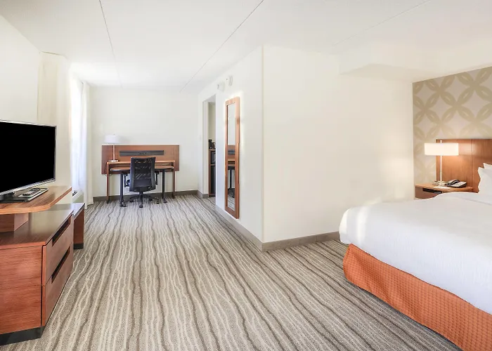 Hotel Fairfield & By Marriott Downtown Winston-Salem