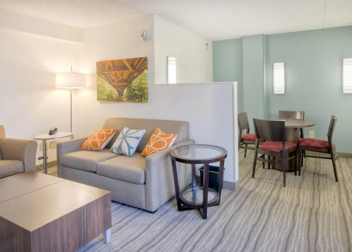 Hotel Fairfield & By Marriott Downtown