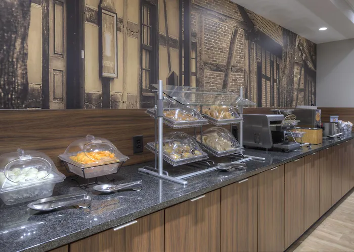 Fairfield & By Marriott Downtown 3*