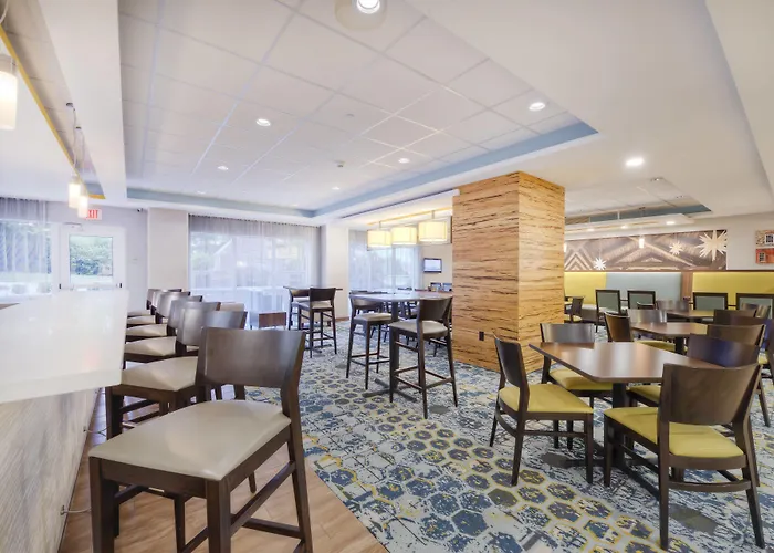 Hotel Fairfield & By Marriott Downtown 3*
