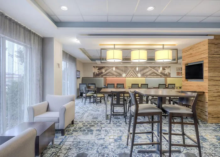 Fairfield & By Marriott Downtown Winston-Salem