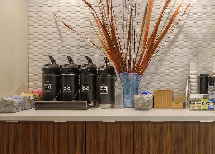 Hotel Fairfield & By Marriott Downtown 3*