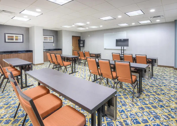 Fairfield & By Marriott Downtown Hotel 3*