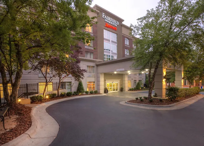Fairfield & By Marriott Downtown Hotel