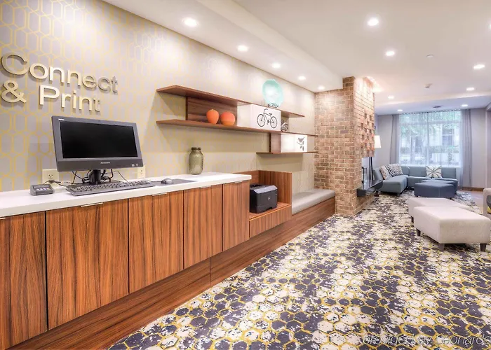 Fairfield & By Marriott Downtown Hotel