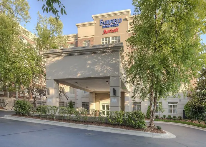 Hotel Fairfield & By Marriott Downtown 3*
